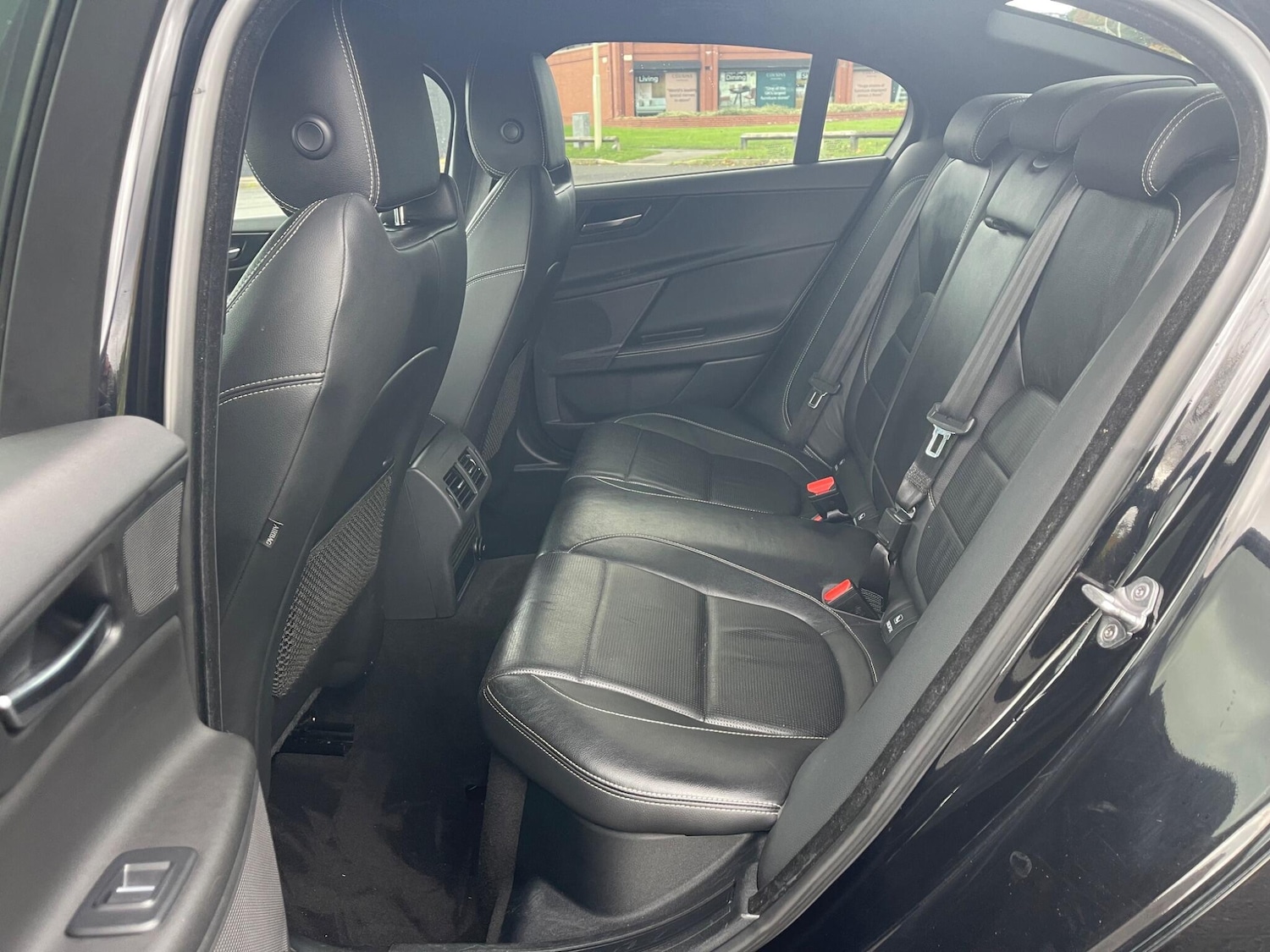 Used Jaguar XE 2016 for sale - 76995568: Photo 14