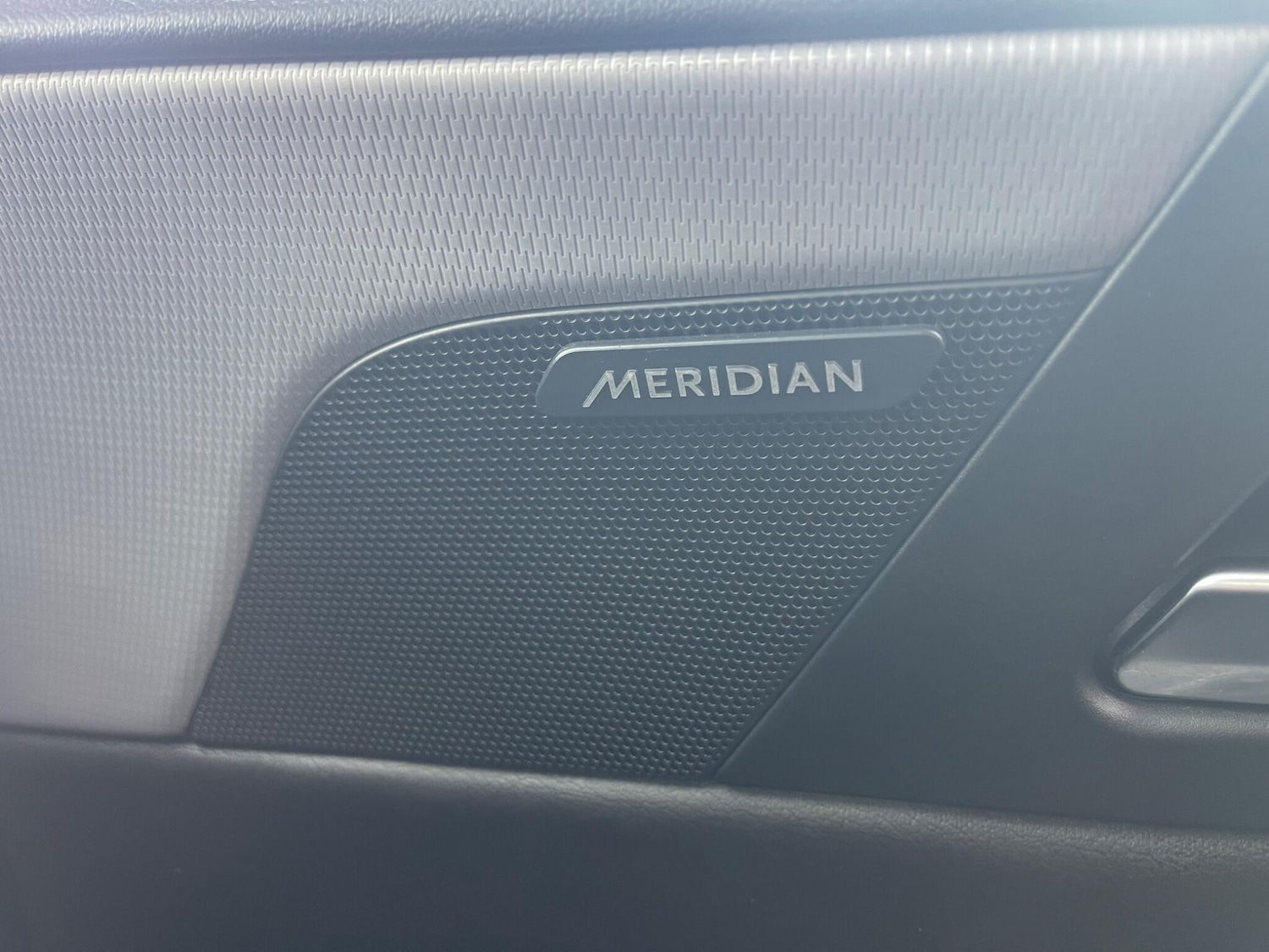 Used Jaguar XE 2016 for sale - 76995568: Photo 21