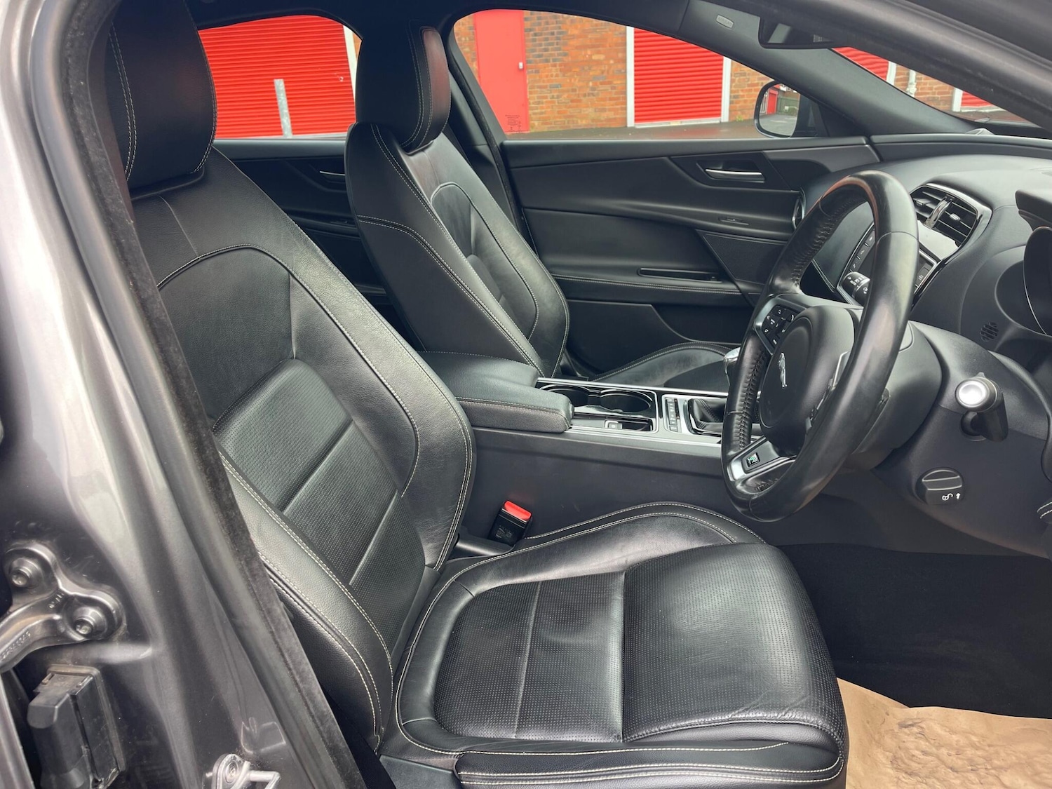 Used Jaguar XE 2017 for sale - 76597177: Photo 13