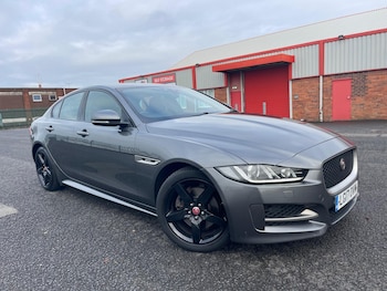Used Jaguar XE 2017 for sale - 76597177: Photo