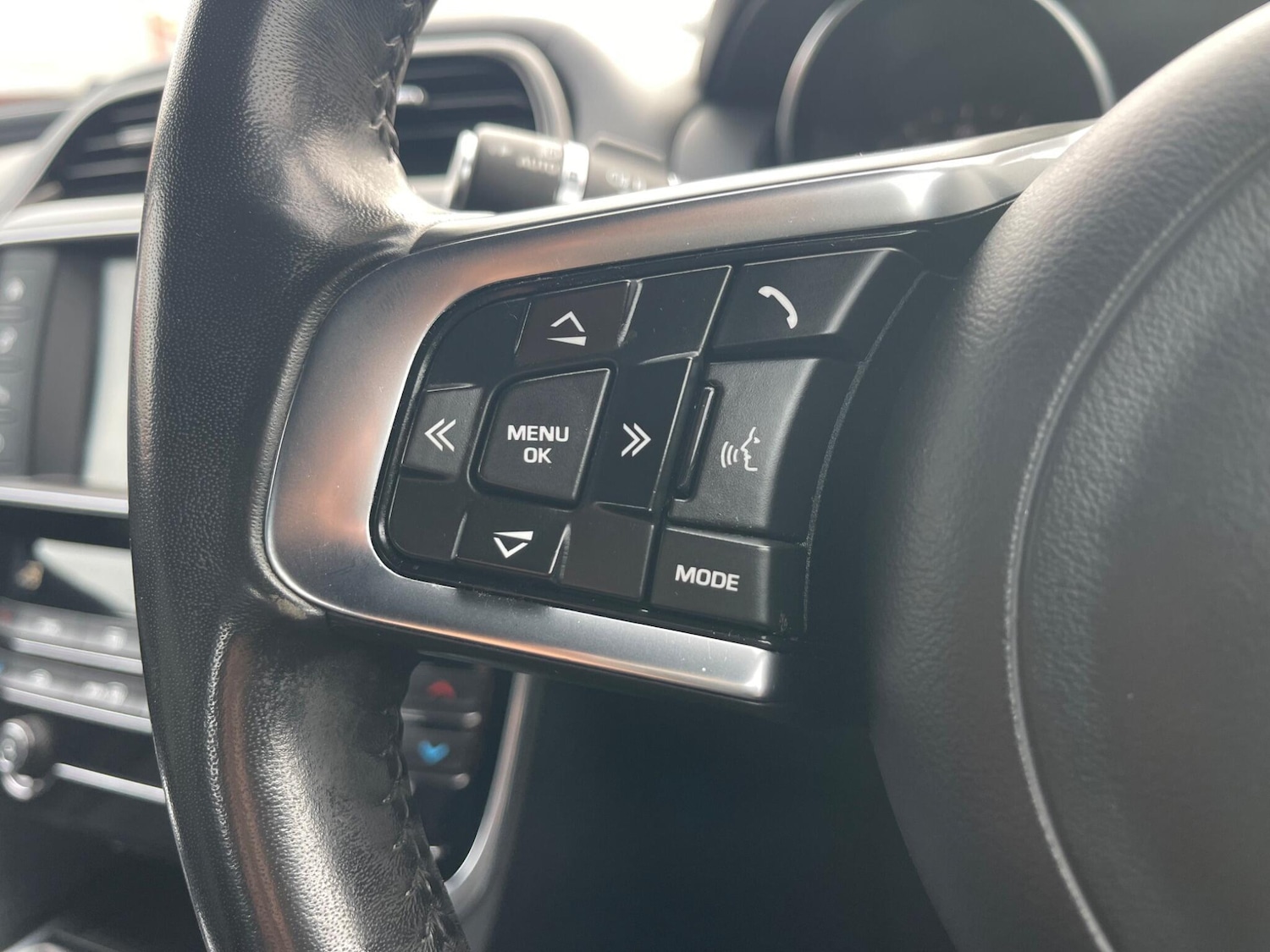 Used Jaguar XE 2017 for sale - 76597177: Photo 23