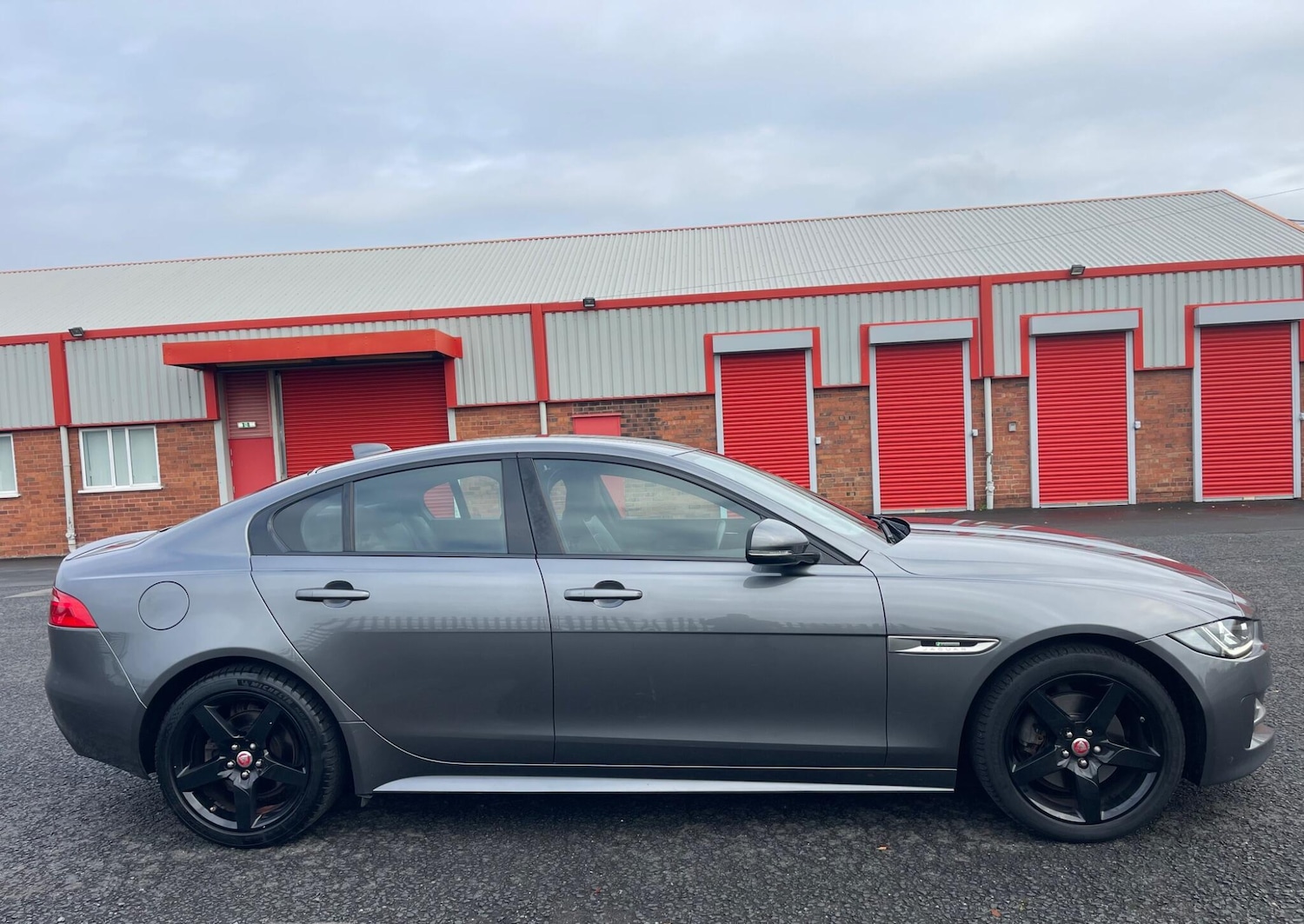 Used Jaguar XE 2017 for sale - 76597177: Photo 7