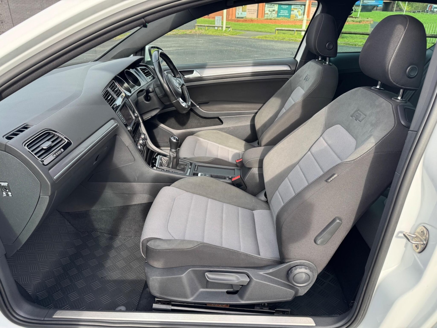 Used Volkswagen Golf 2016 for sale - 77633433: Photo 14