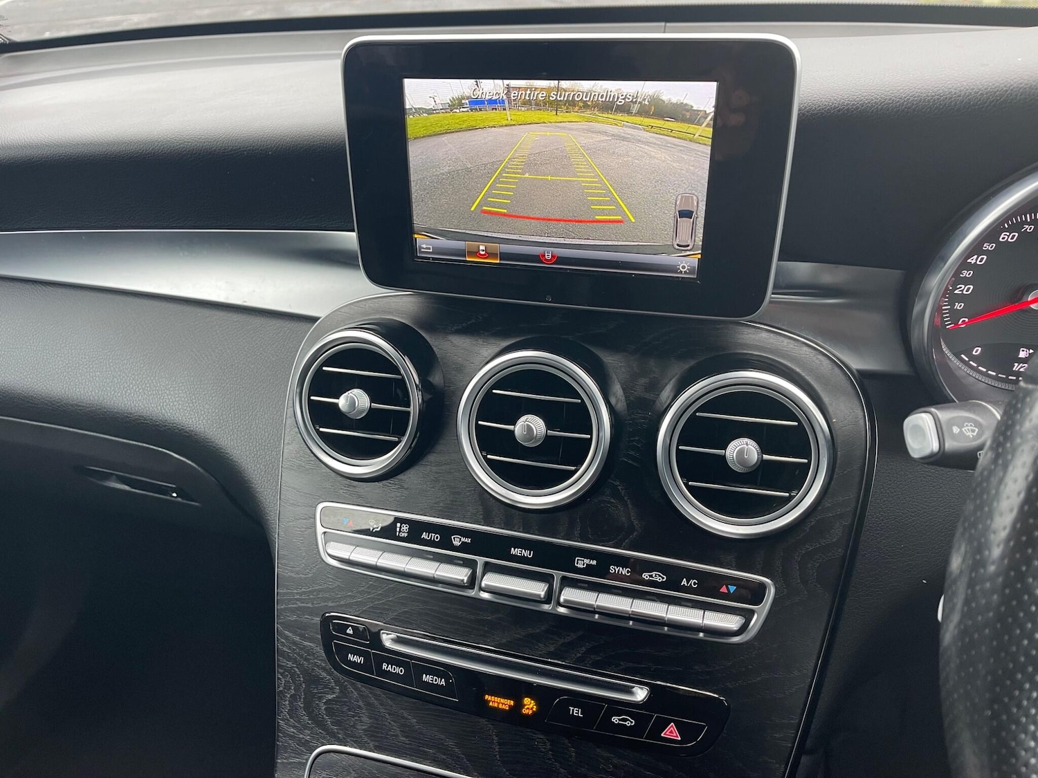 Used Mercedes-Benz GLC 2018 for sale - 76824536: Photo 12