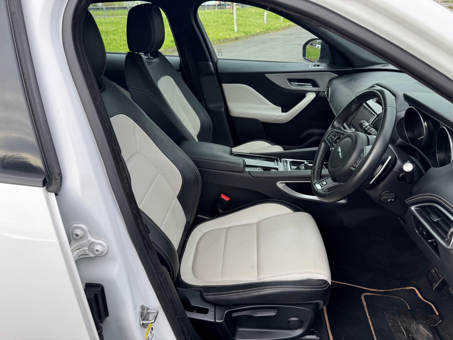 Used Jaguar F-Pace 2017 for sale - 78185259: Photo 12