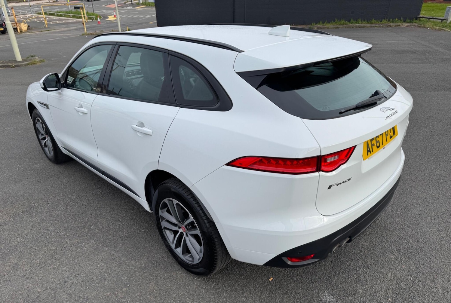 Used Jaguar F-Pace 2017 for sale - 78185259: Photo 2
