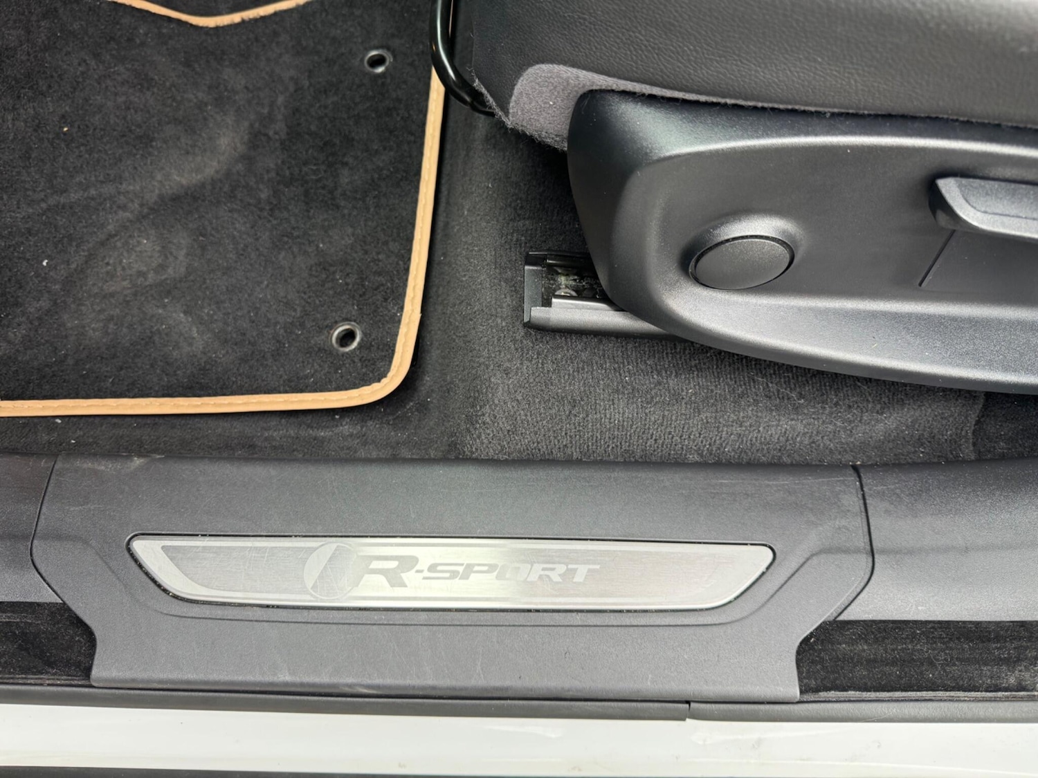 Used Jaguar F-Pace 2017 for sale - 78185259: Photo 27