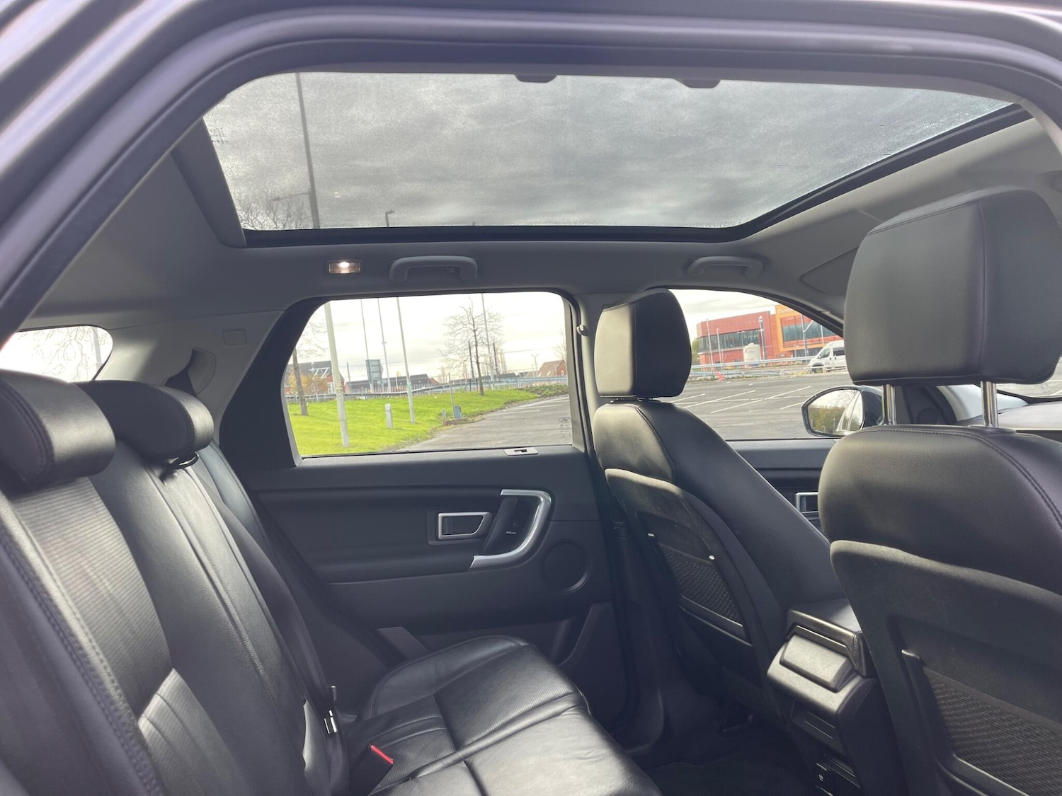 Used Land Rover Discovery Sport 2018 for sale - 76728631: Photo 18