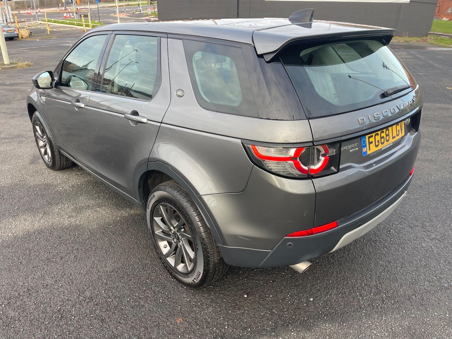 Used Land Rover Discovery Sport 2018 for sale - 76728631: Photo 2