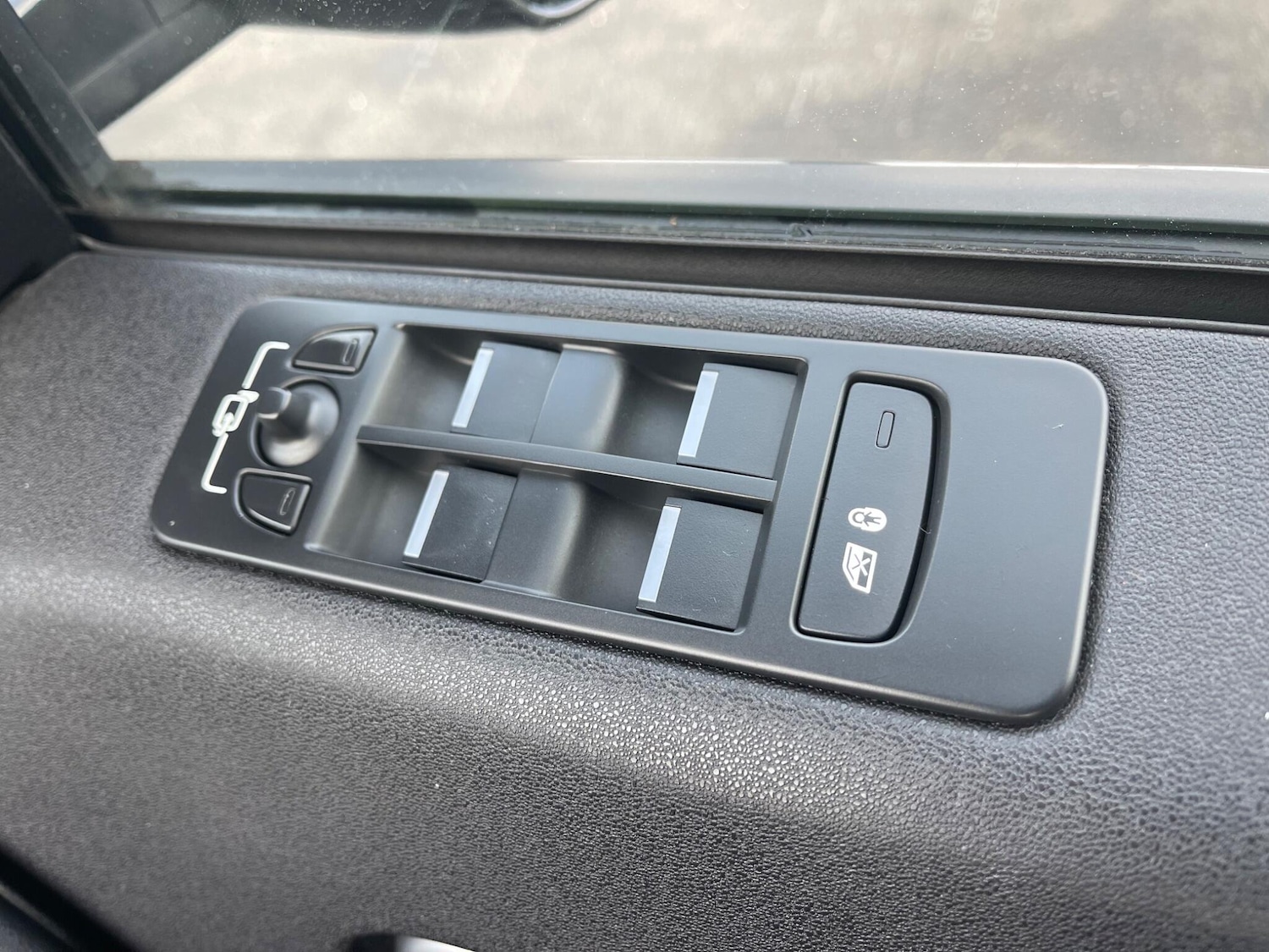 Used Land Rover Discovery Sport 2018 for sale - 76728631: Photo 24