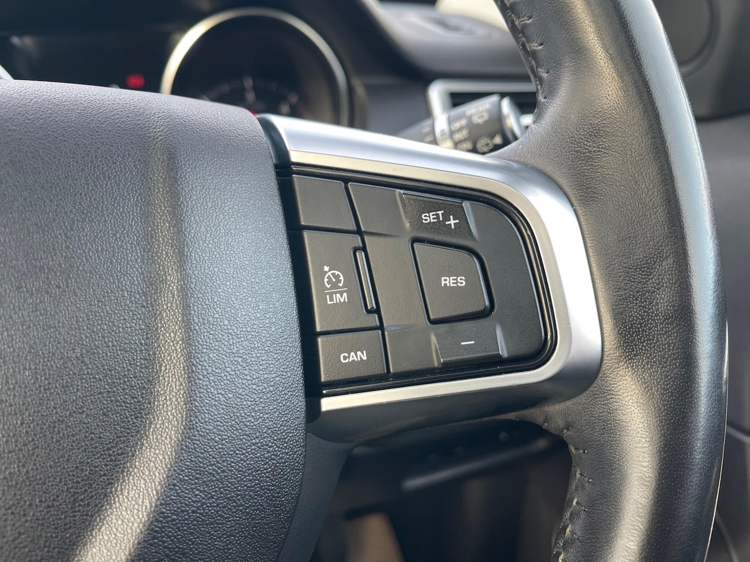 Used Land Rover Discovery Sport 2018 for sale - 76728631: Photo 27