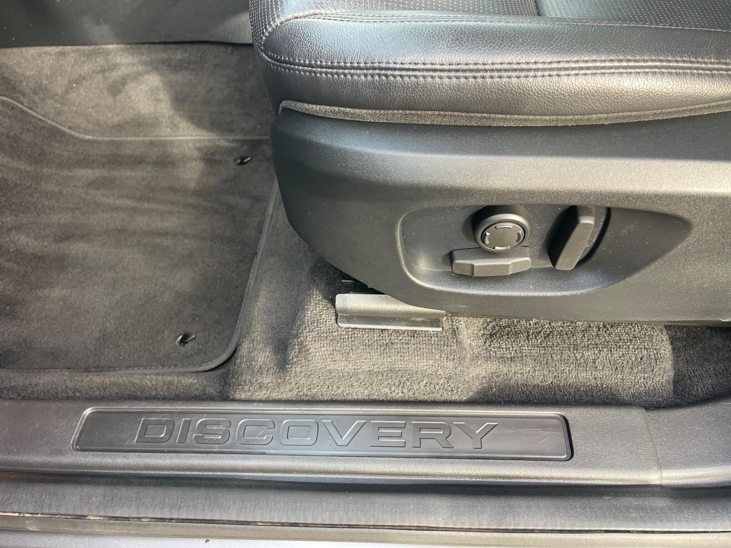 Used Land Rover Discovery Sport 2018 for sale - 76728631: Photo 28