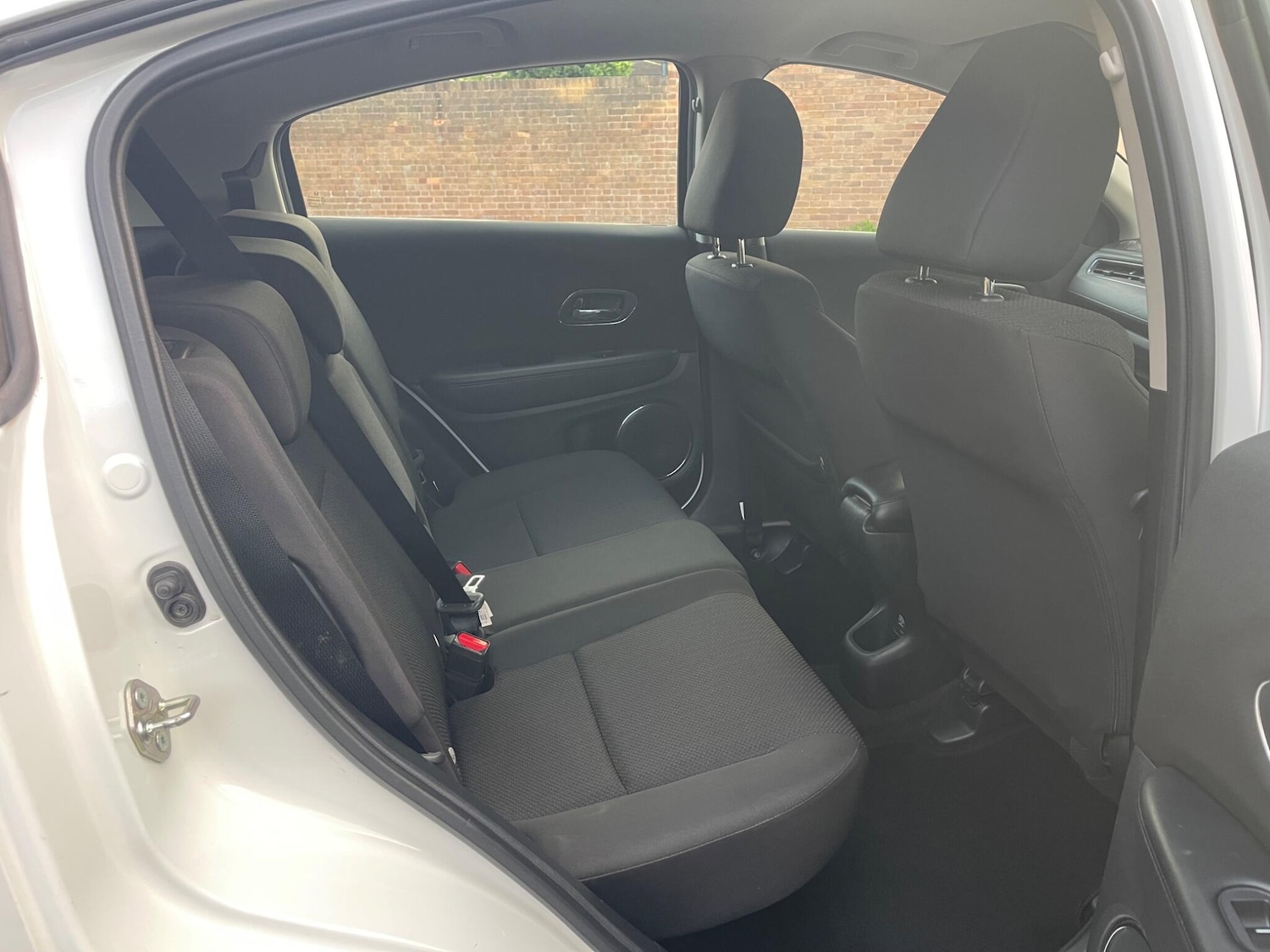 Used Honda HR-V 2016 for sale - 76988105: Photo 15