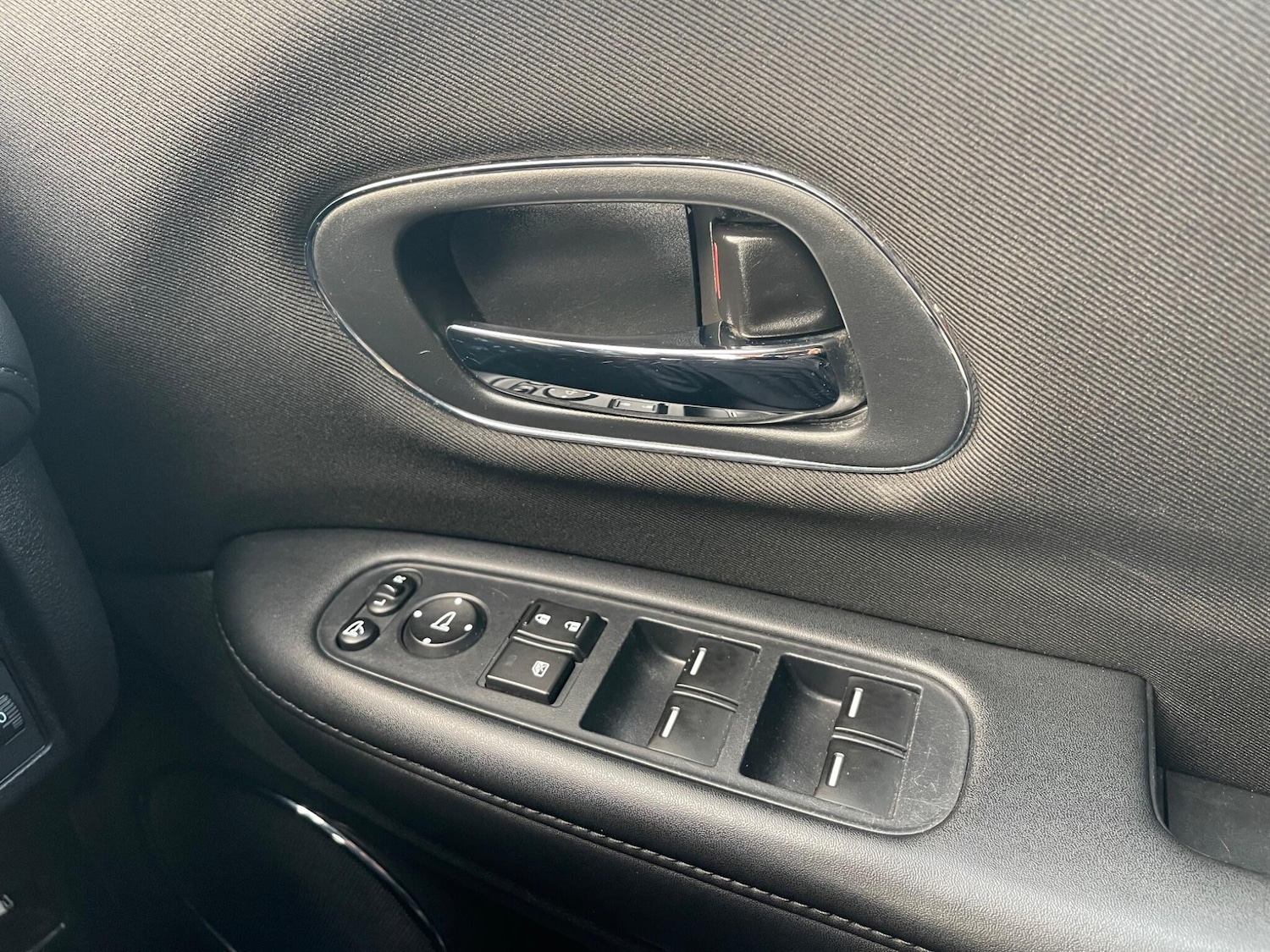 Used Honda HR-V 2016 for sale - 76988105: Photo 17