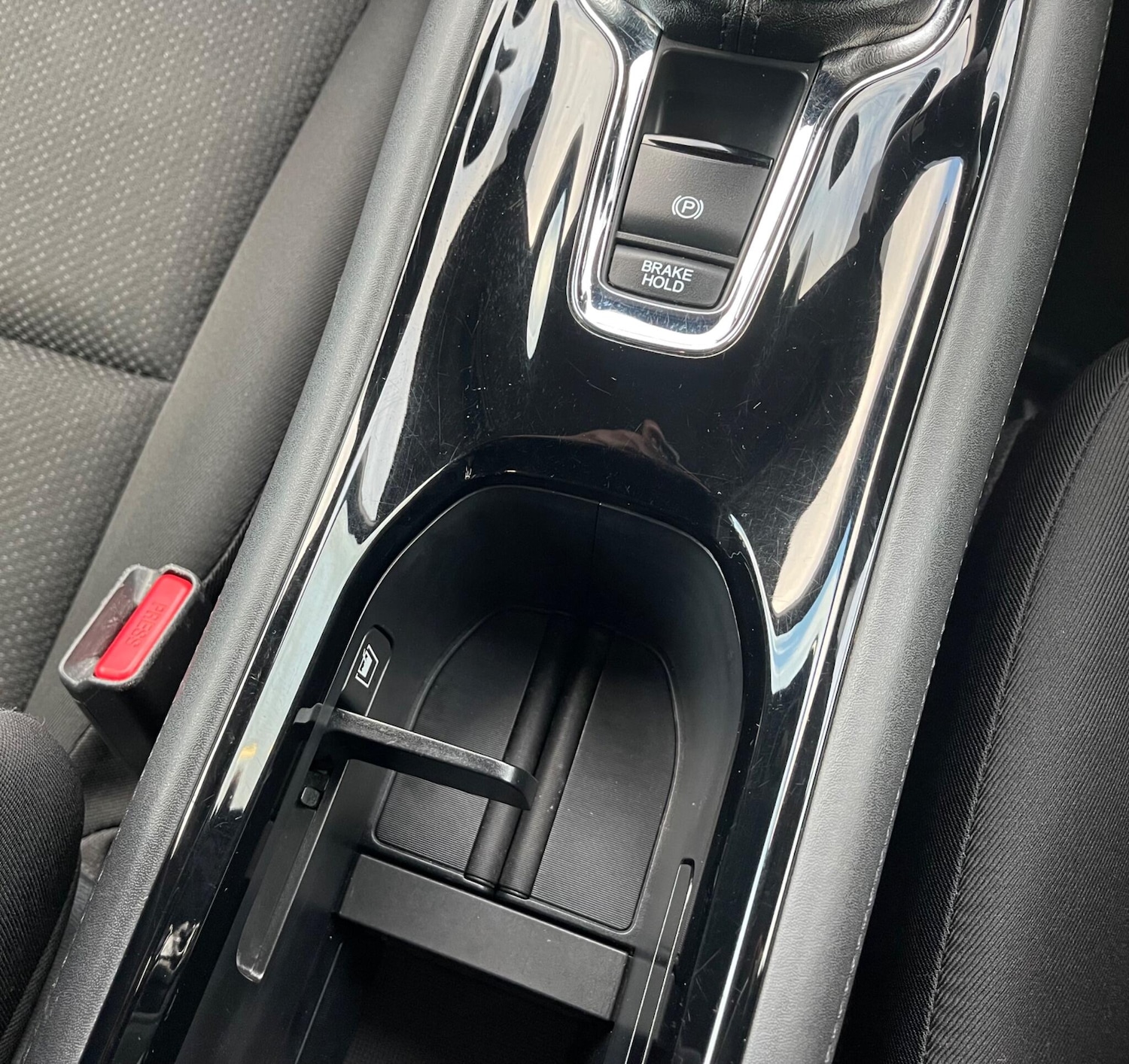 Used Honda HR-V 2016 for sale - 76988105: Photo 19