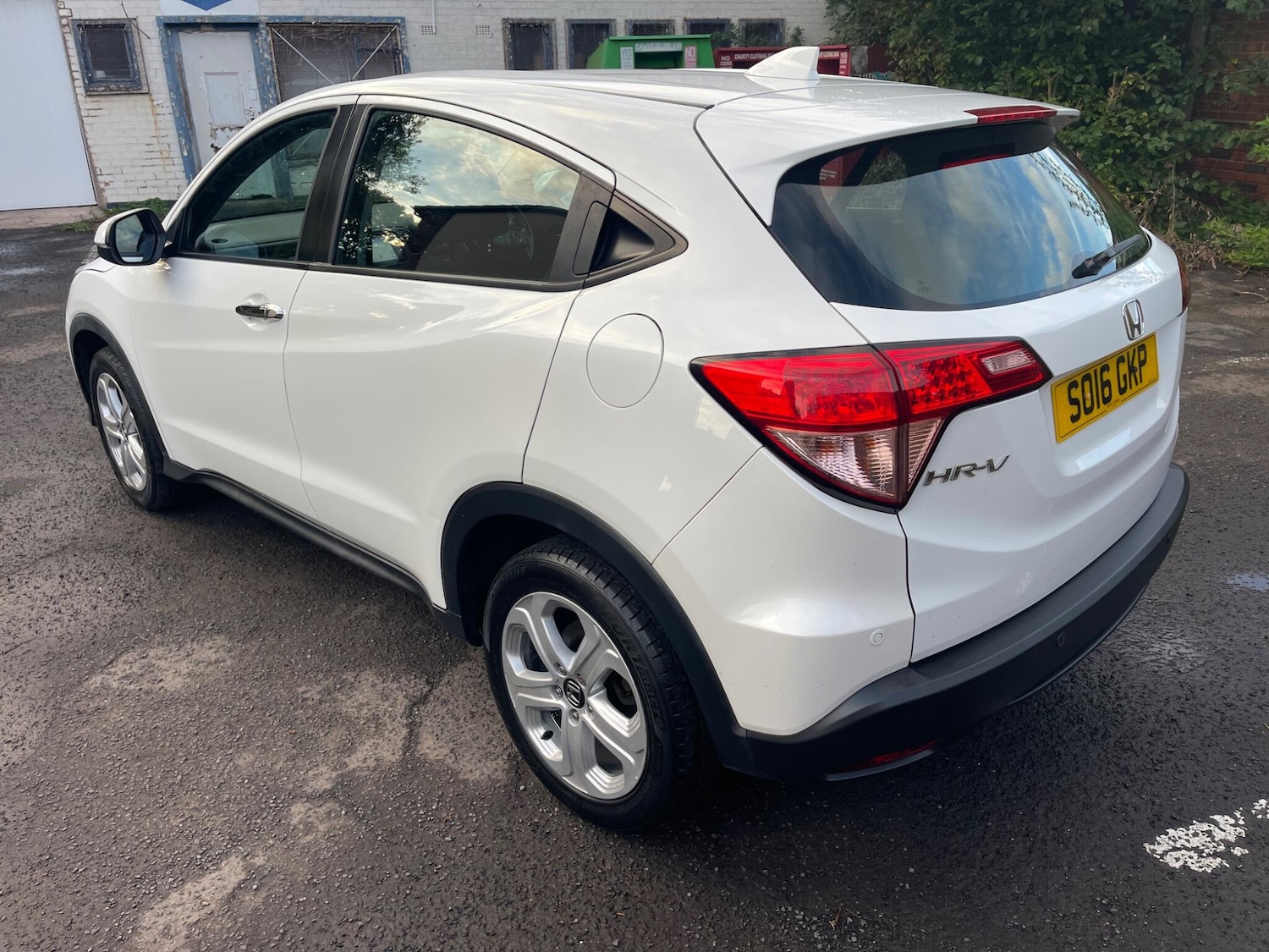 Used Honda HR-V 2016 for sale - 76988105: Photo 2