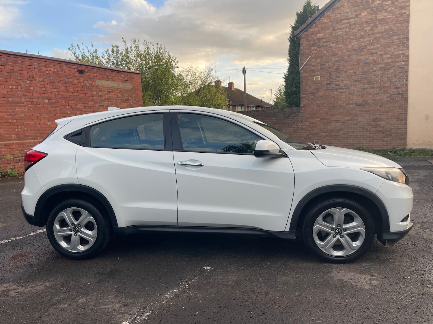 Used Honda HR-V 2016 for sale - 76988105: Photo 7