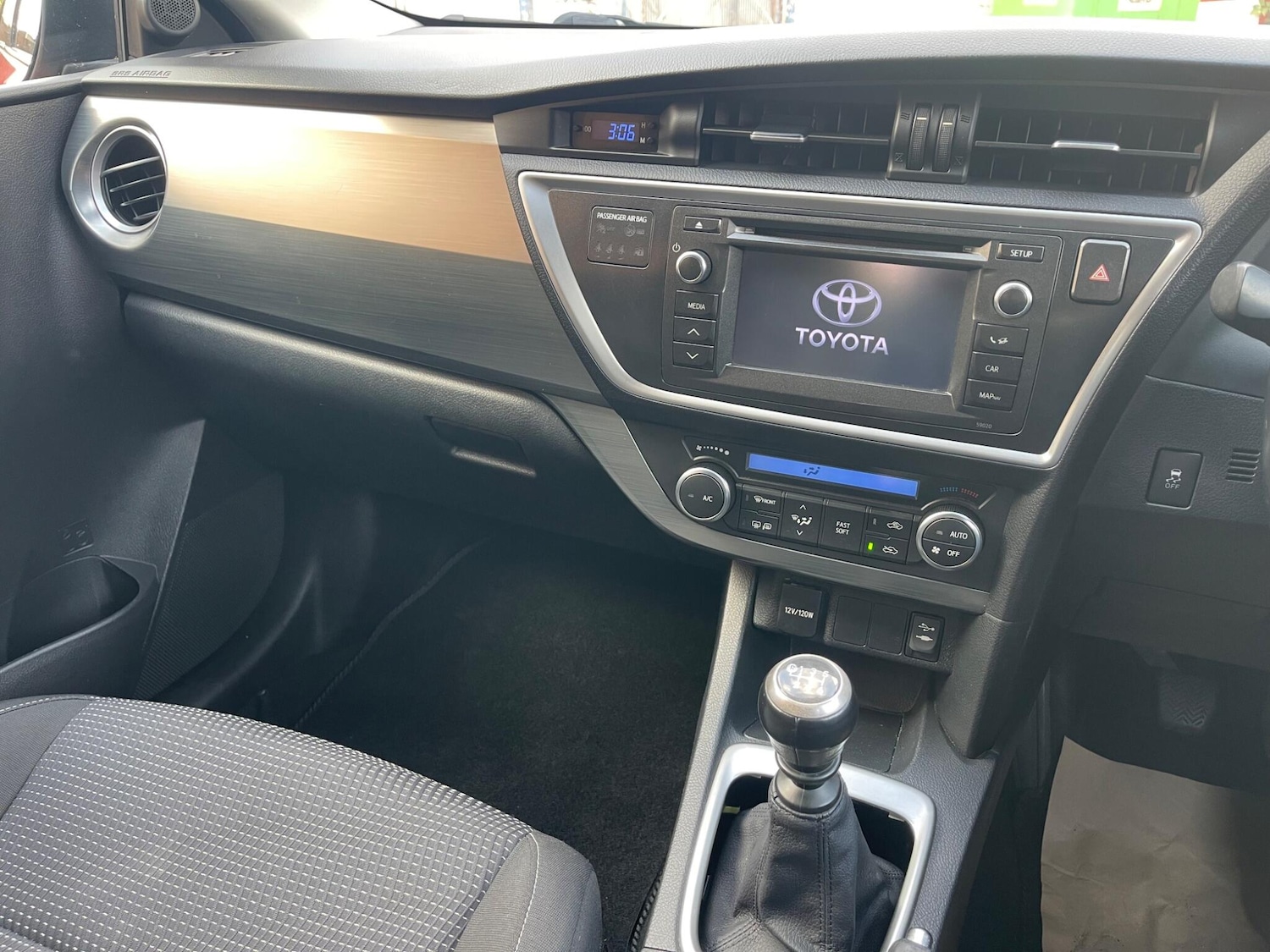 Used Toyota Auris 2014 for sale - 76988461: Photo 11