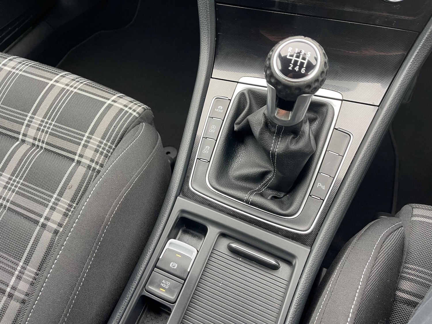 Used Volkswagen Golf 2015 for sale - 76997671: Photo 20