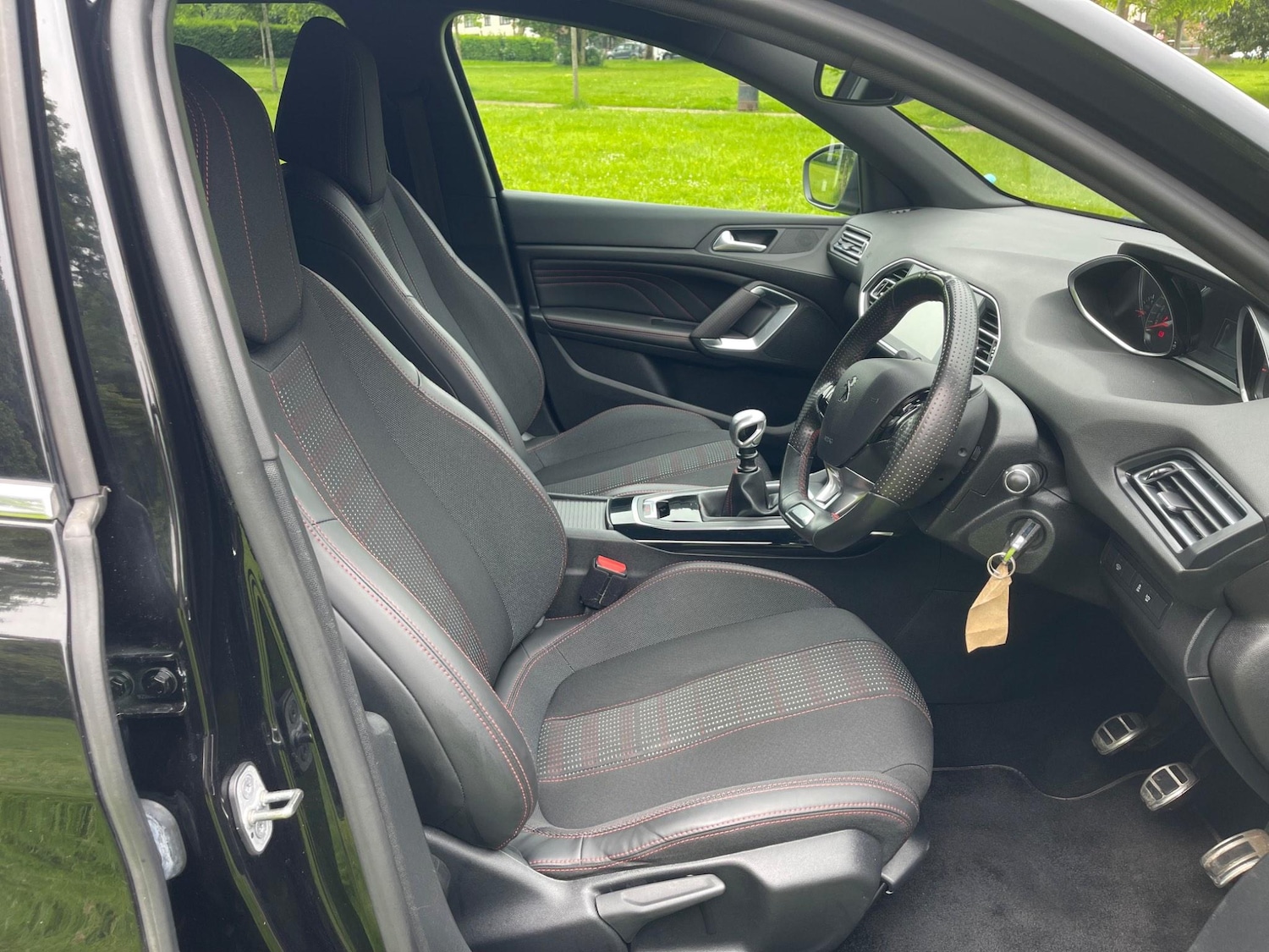 Used Peugeot 308 2016 for sale - 76728635: Photo 14