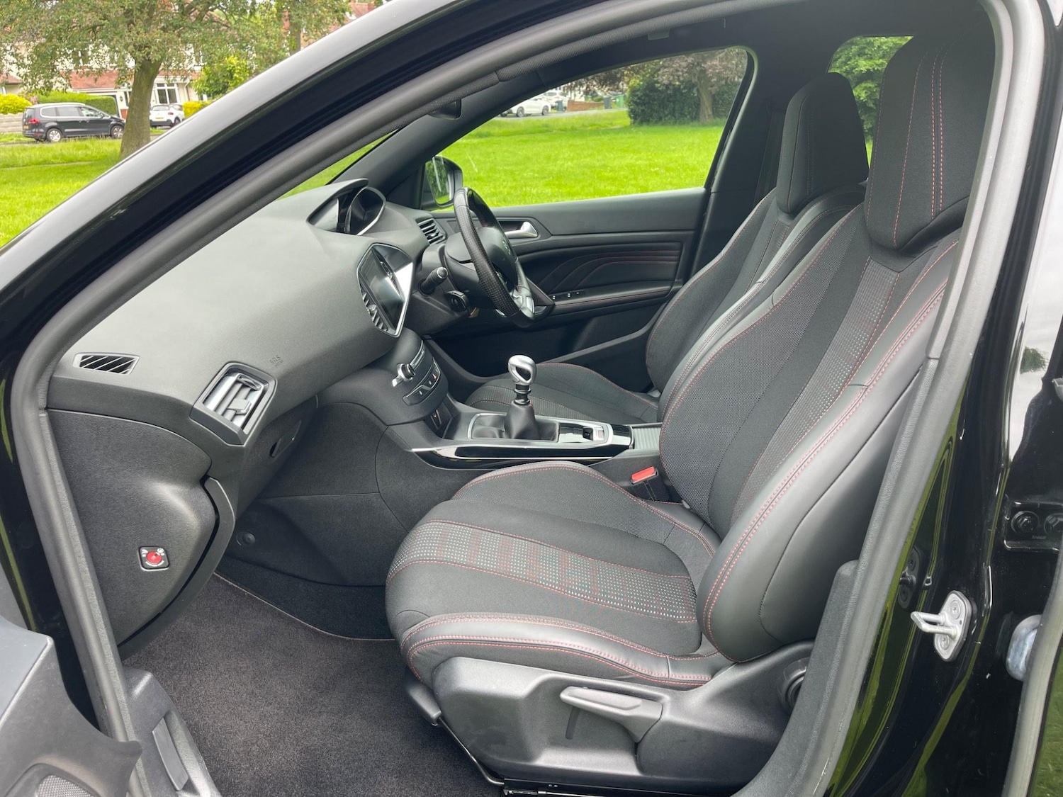 Used Peugeot 308 2016 for sale - 76728635: Photo 15