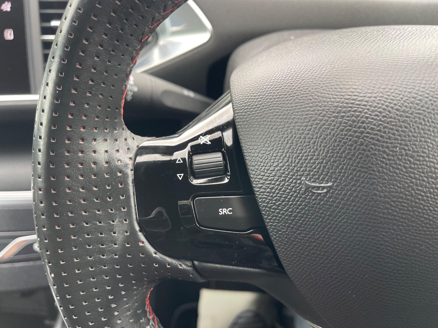 Used Peugeot 308 2016 for sale - 76728635: Photo 26