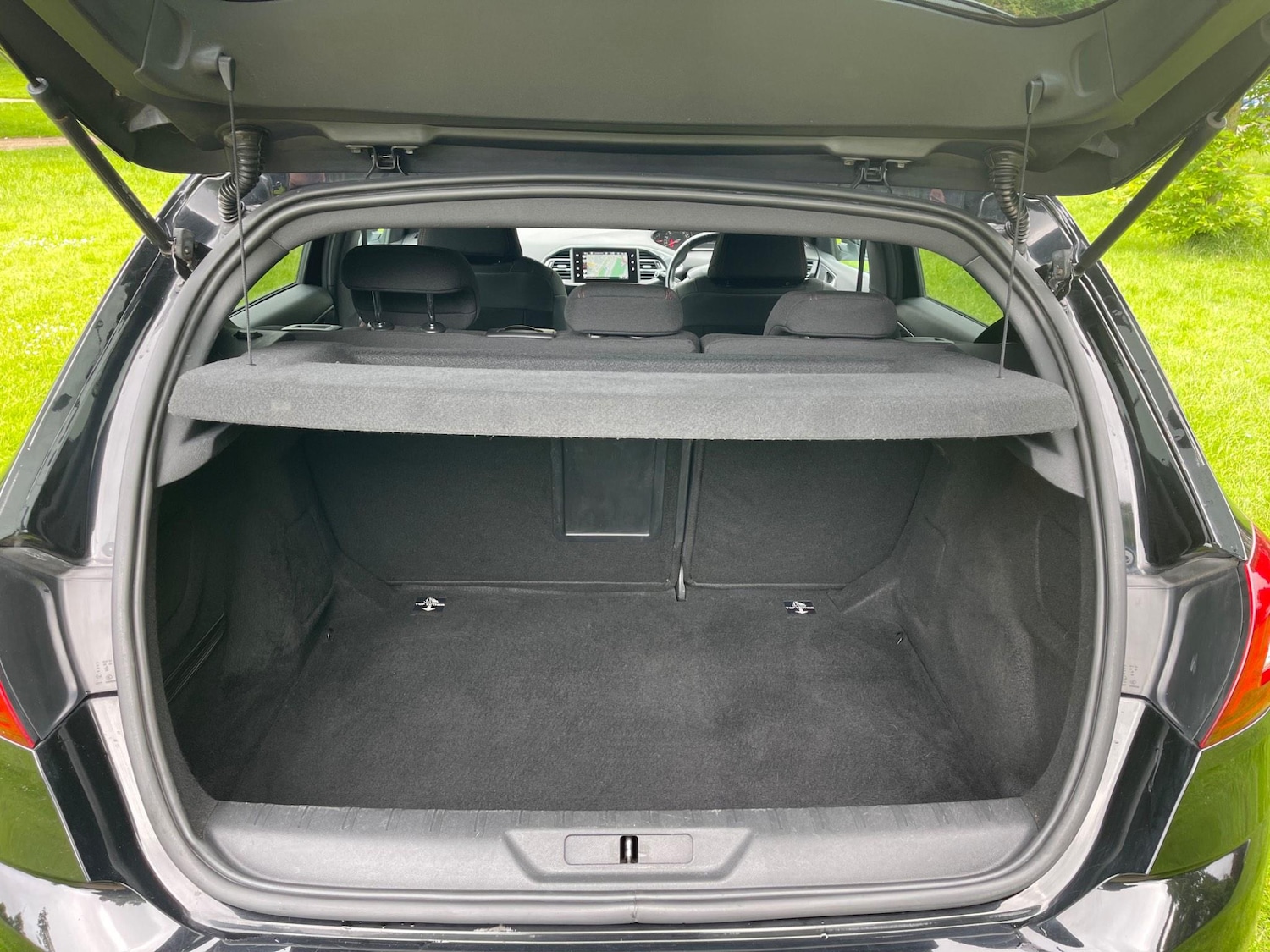 Used Peugeot 308 2016 for sale - 76728635: Photo 29