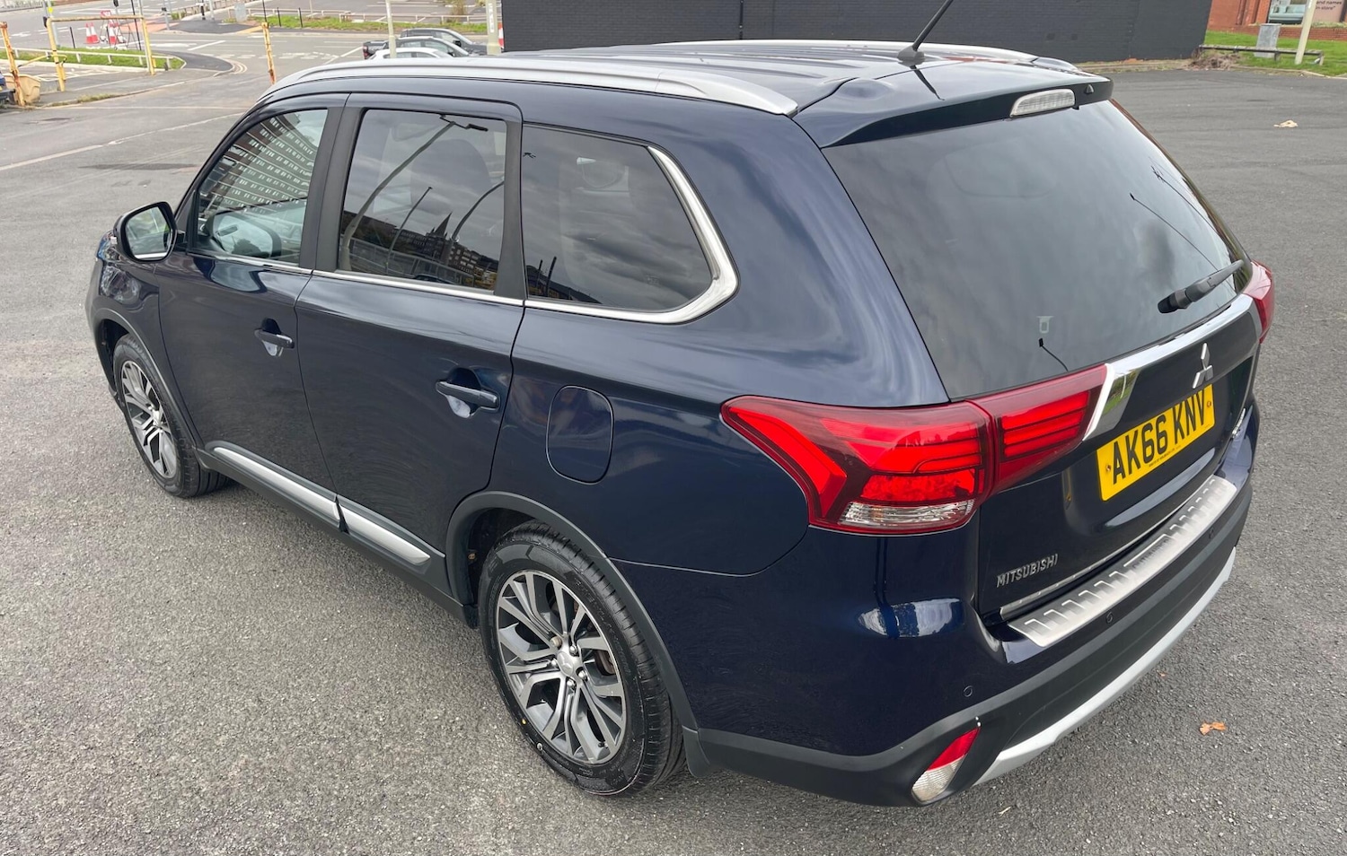 Used Mitsubishi Outlander 2016 for sale - 76108955: Photo 2