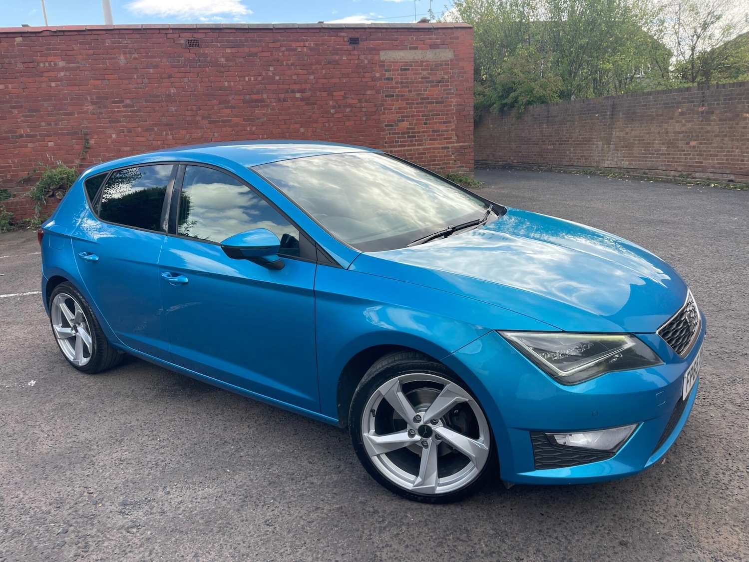 Used SEAT Leon 2015 for sale - 76989389: Photo 1
