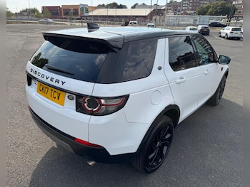 Used Land Rover Discovery Sport 2017 for sale - 79521392: Photo