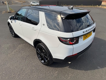 Used Land Rover Discovery Sport 2017 for sale - 79521392: Photo