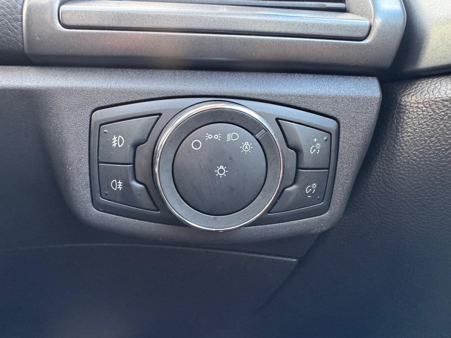 Used Ford Mondeo 2015 for sale - 77839548: Photo 24