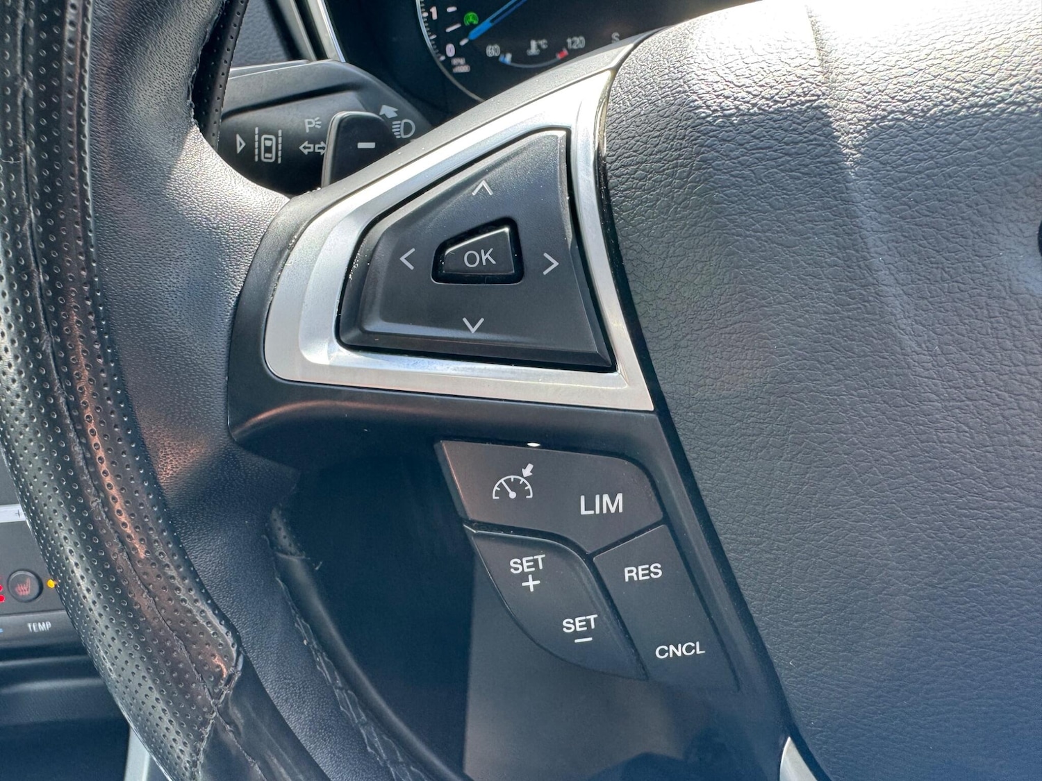 Used Ford Mondeo 2015 for sale - 77839548: Photo 29