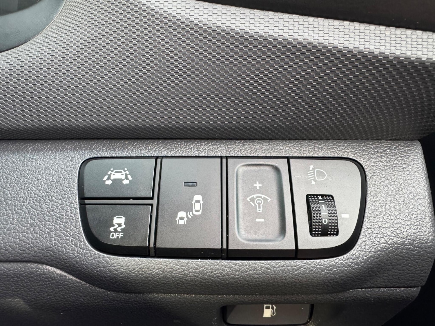 Used Hyundai IONIQ 2017 for sale - 77057308: Photo 22