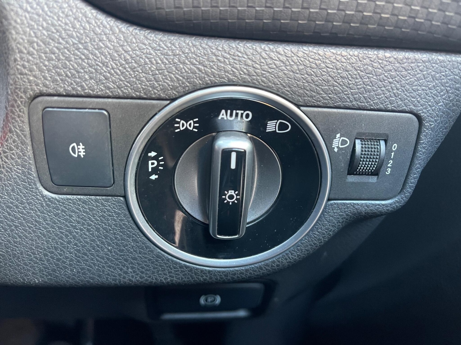 Used Mercedes-Benz A-Class 2013 for sale - 76742948: Photo 17