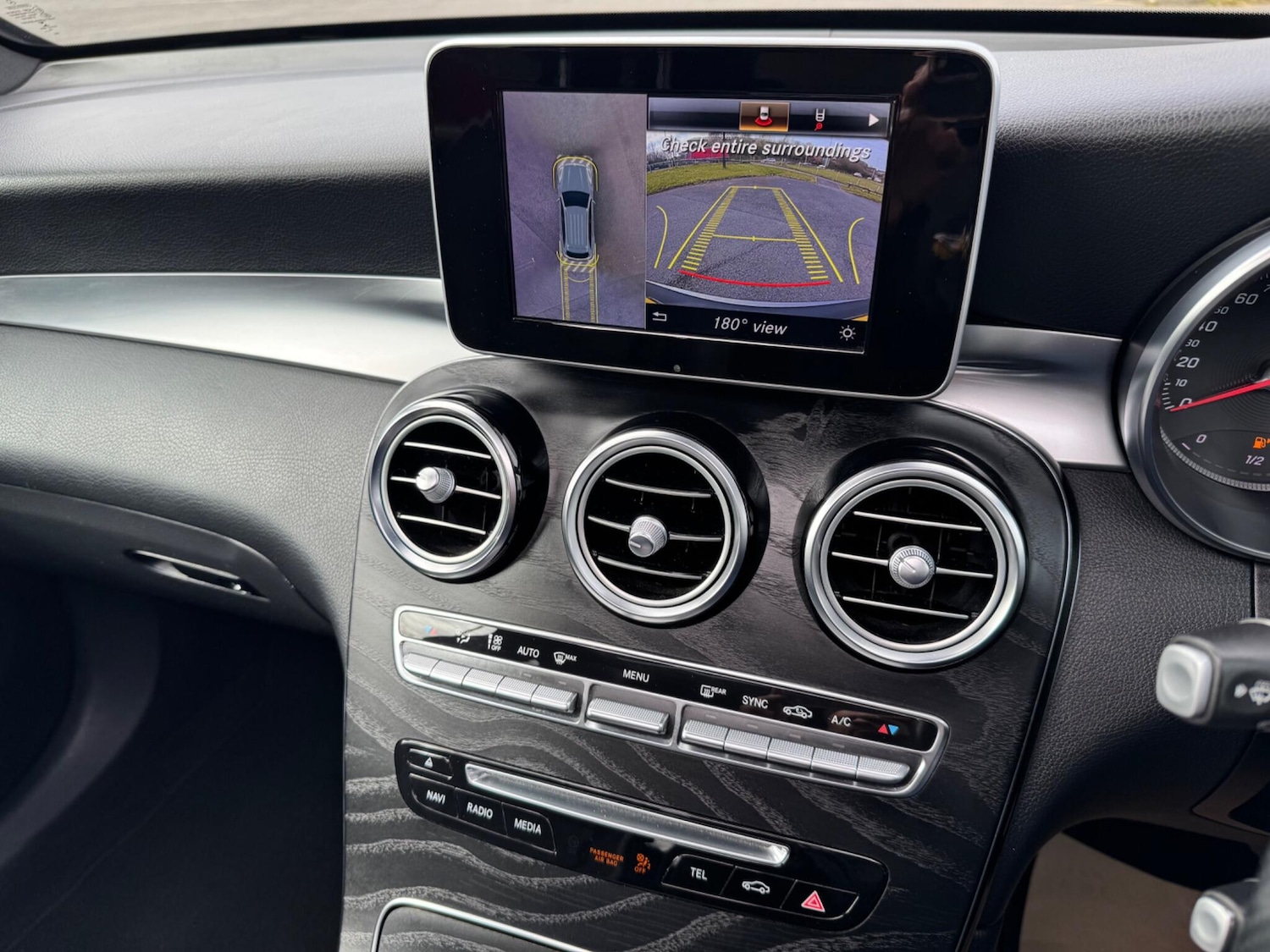 Used Mercedes-Benz GLC 2018 for sale - 77994118: Photo 12