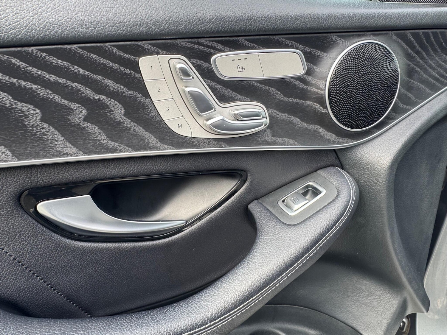 Used Mercedes-Benz GLC 2018 for sale - 77994118: Photo 17