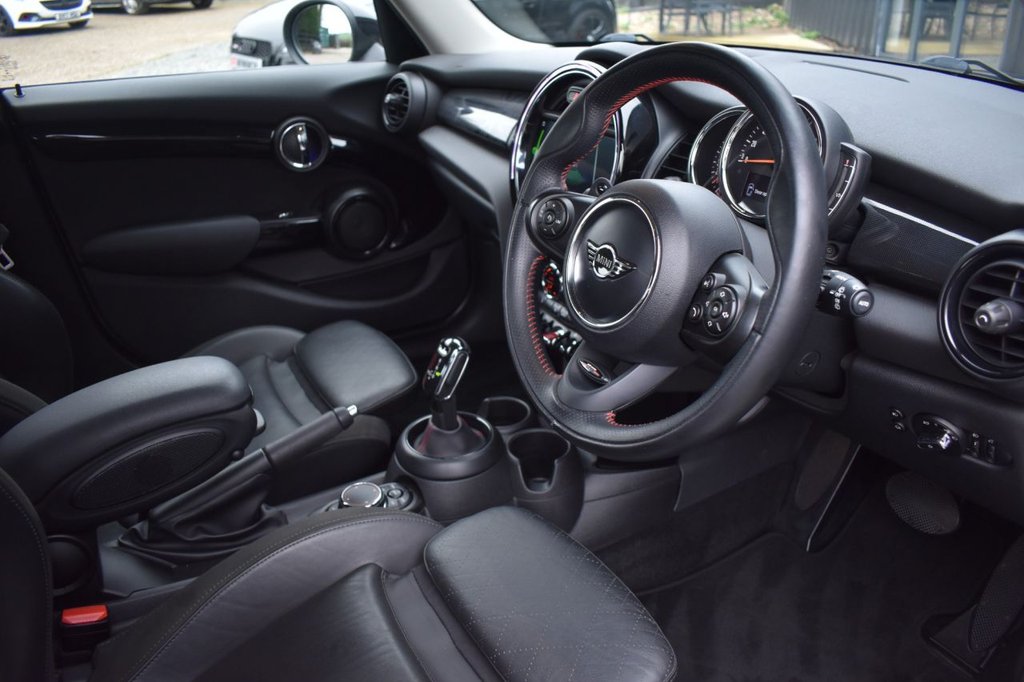 Used MINI Hatch 2018 for sale - 77567560: Photo 15