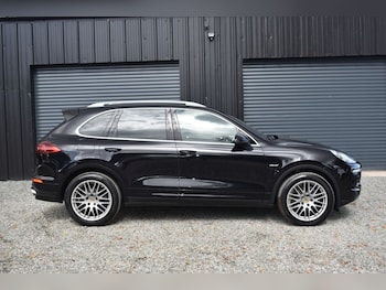 Used Porsche Cayenne 2015 for sale - 75973857: Photo