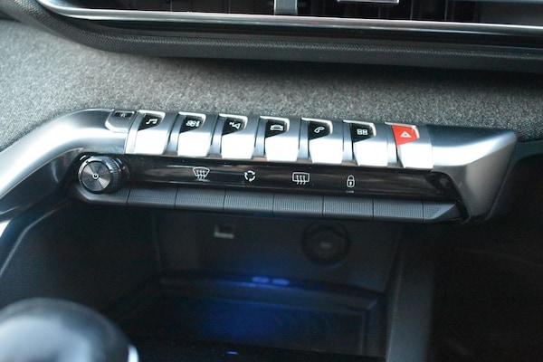 Used Peugeot 3008 2018 for sale - 76162795: Photo 23