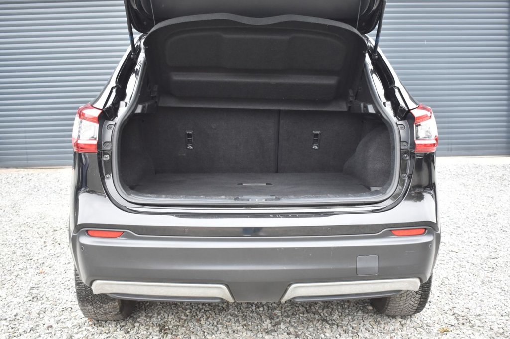 Used Nissan Qashqai 2017 for sale - 77567552: Photo 17