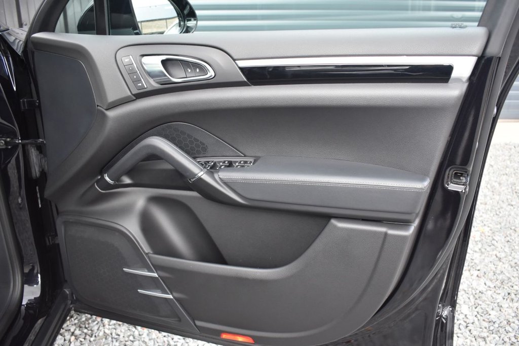 Used Porsche Cayenne 2015 for sale - 77567550: Photo 23
