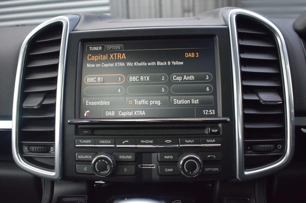 Used Porsche Cayenne 2015 for sale - 77567550: Photo 4