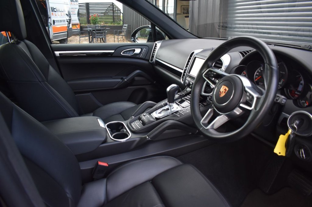 Used Porsche Cayenne 2015 for sale - 77567550: Photo 9