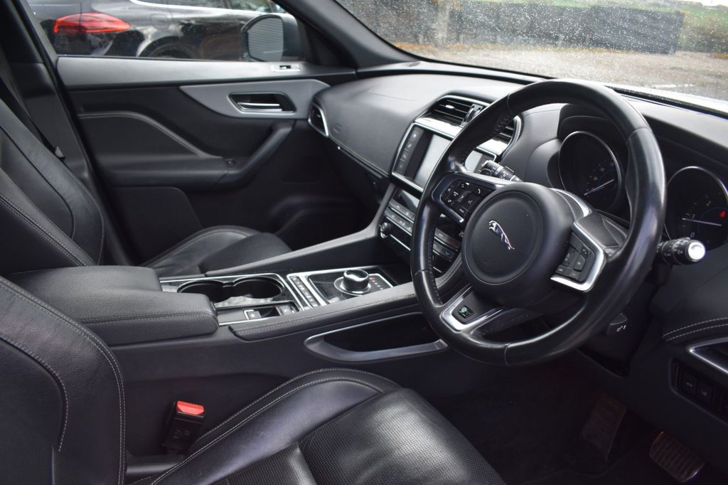 Used Jaguar F-Pace 2017 for sale - 76469786: Photo 13