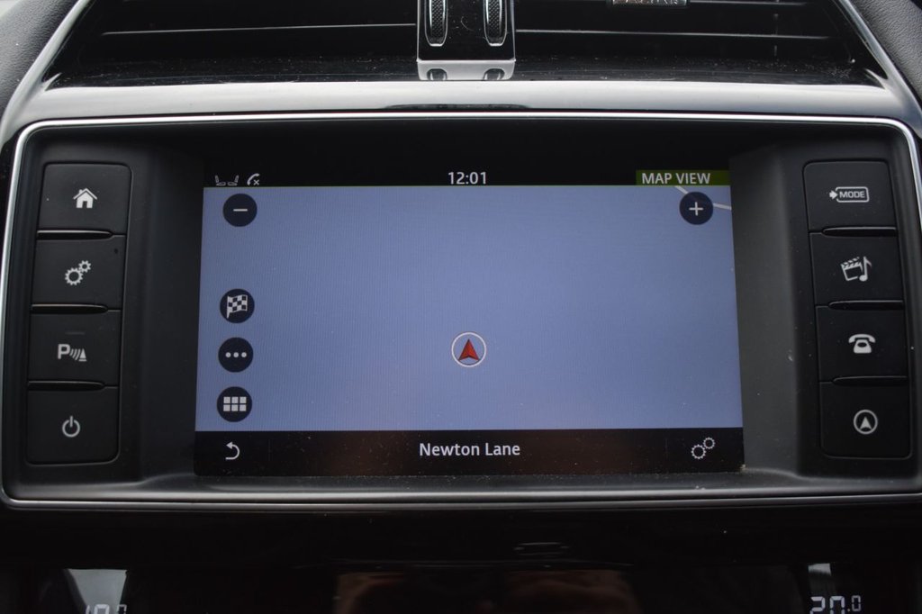 Used Jaguar F-Pace 2017 for sale - 76469786: Photo 4