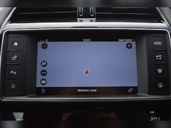 Used Jaguar F-Pace 2017 for sale - 76469786: Photo