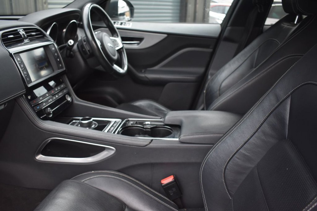 Used Jaguar F-Pace 2017 for sale - 76469786: Photo 5