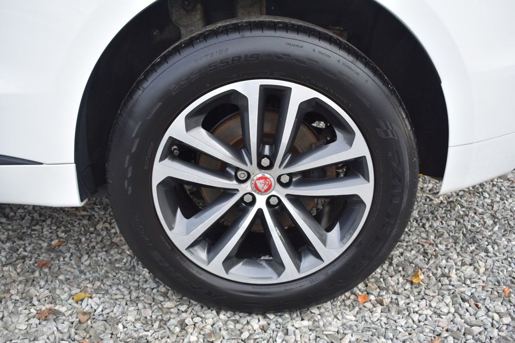 Used Jaguar F-Pace 2017 for sale - 76469786: Photo 7