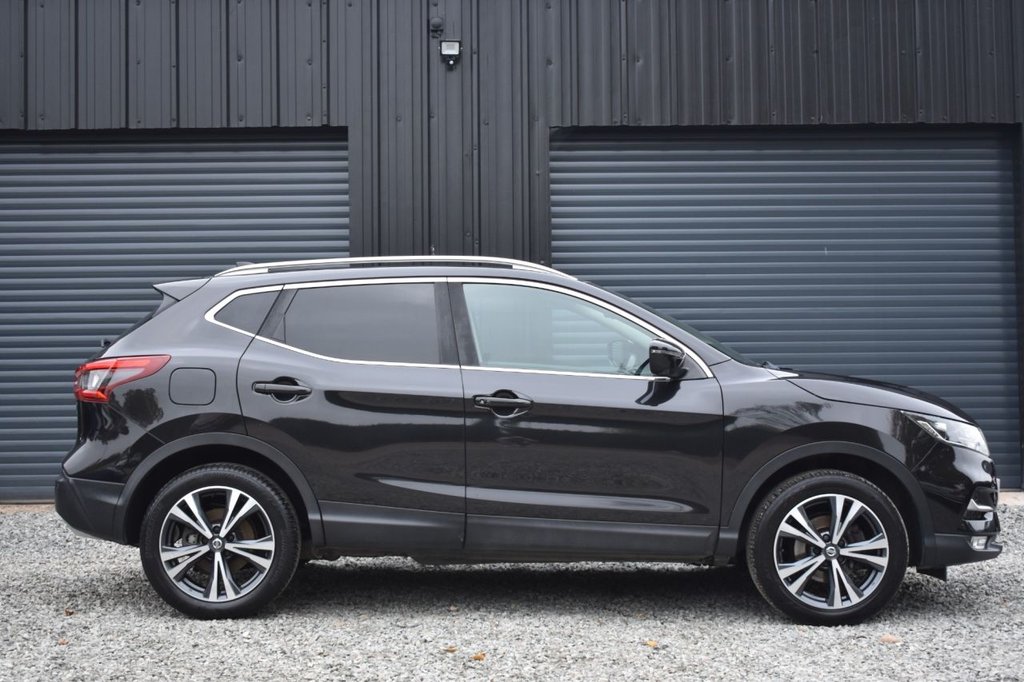 Used Nissan Qashqai 2017 for sale - 76323309: Photo 2